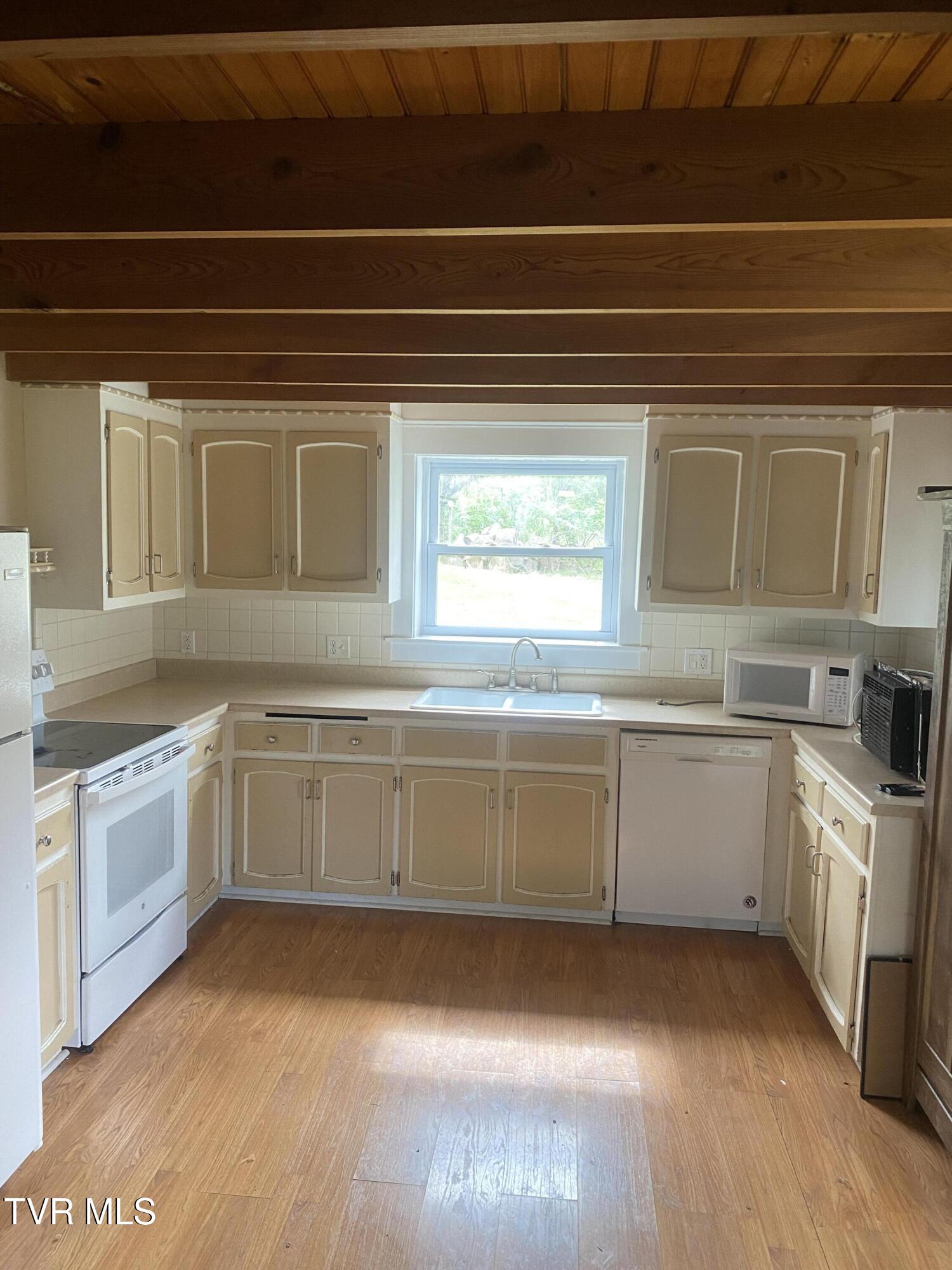 1585 Lick Hollow Road Greeneville, TN 37743 - Photo 6 of 9 IMG_9466