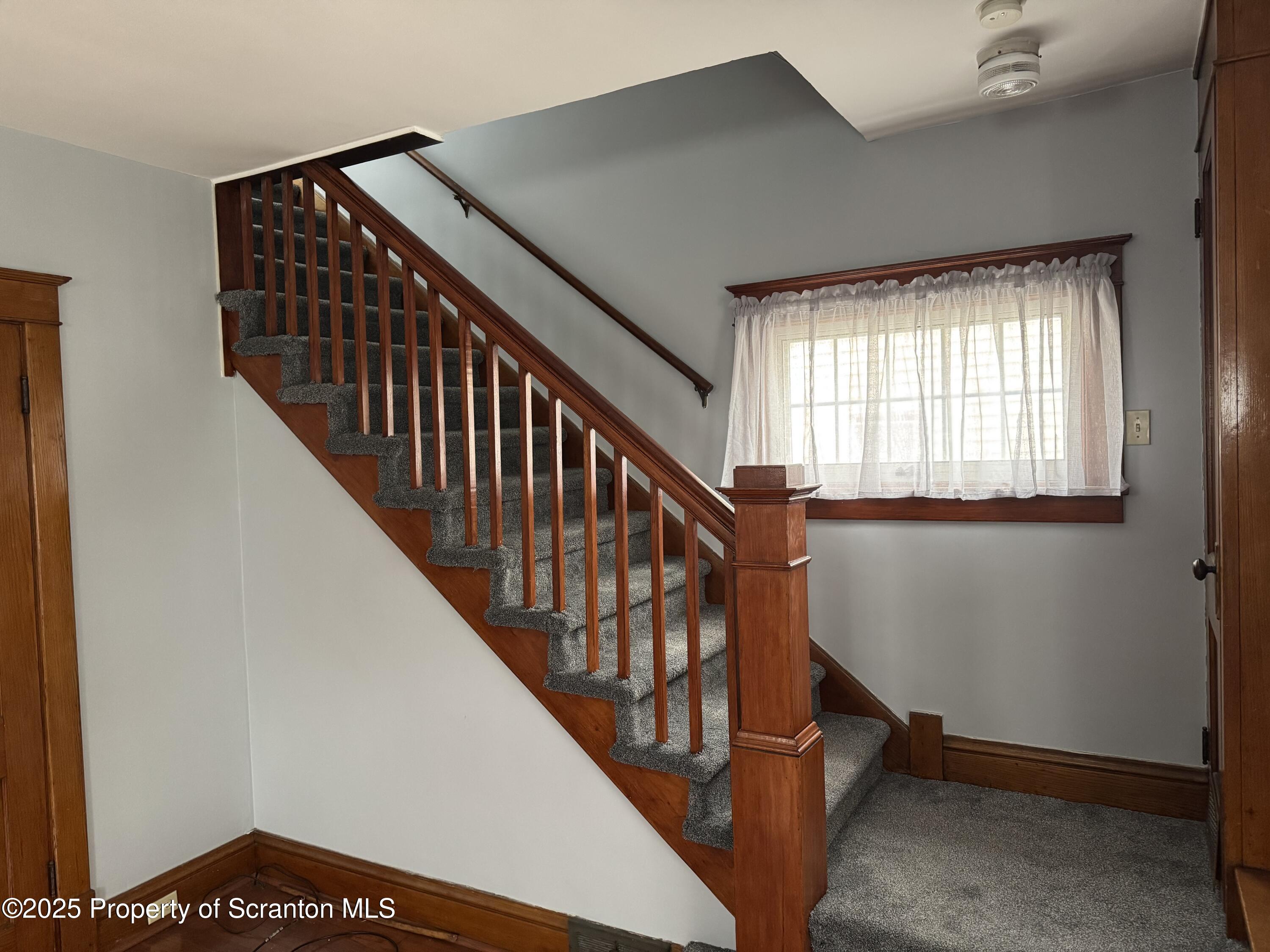 837 Matthew Avenue Scranton, PA 18510 - Photo 11 of 31 a view of entryway