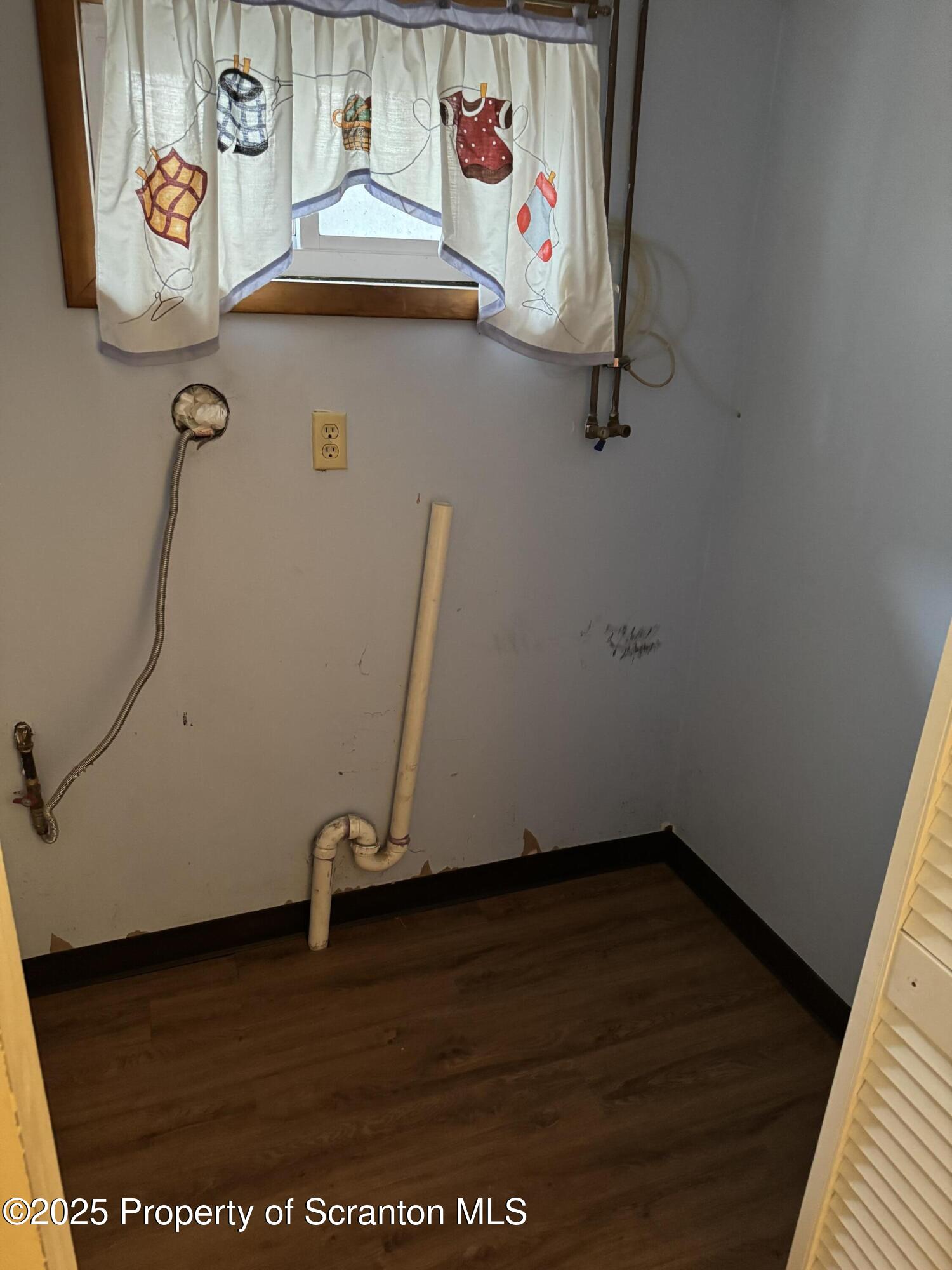 837 Matthew Avenue Scranton, PA 18510 - Photo 30 of 31 a view of water heater room