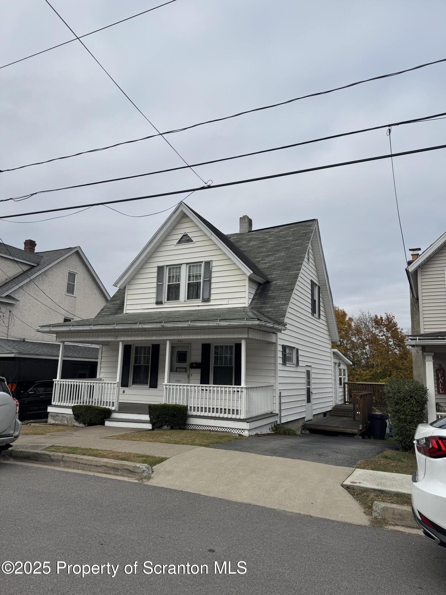 837 Matthew Avenue Scranton, PA 18510 - Photo 3 of 31 IMG_5408