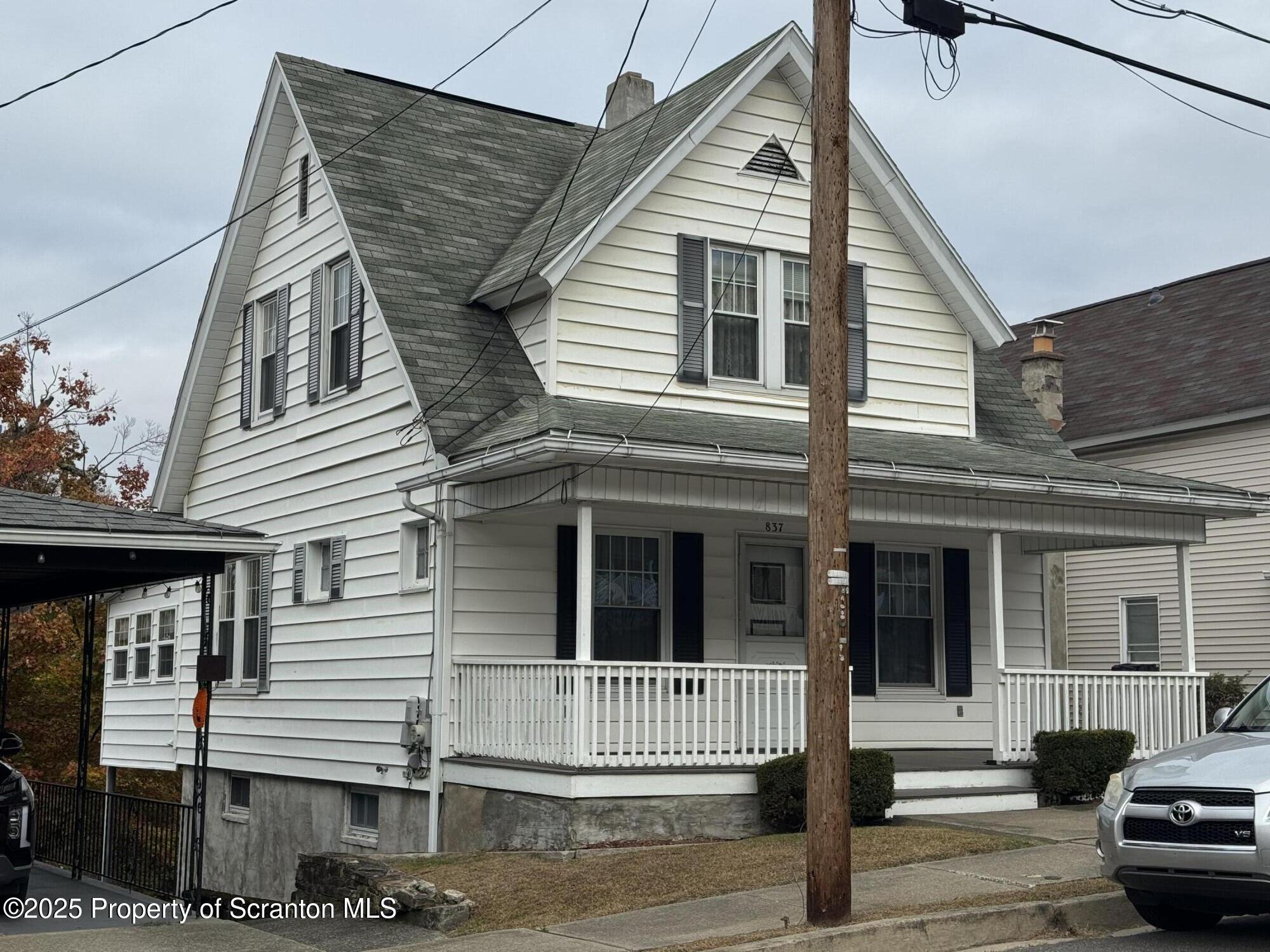 837 Matthew Avenue Scranton, PA 18510 - Photo 4 of 31 a view of a house with a entrance