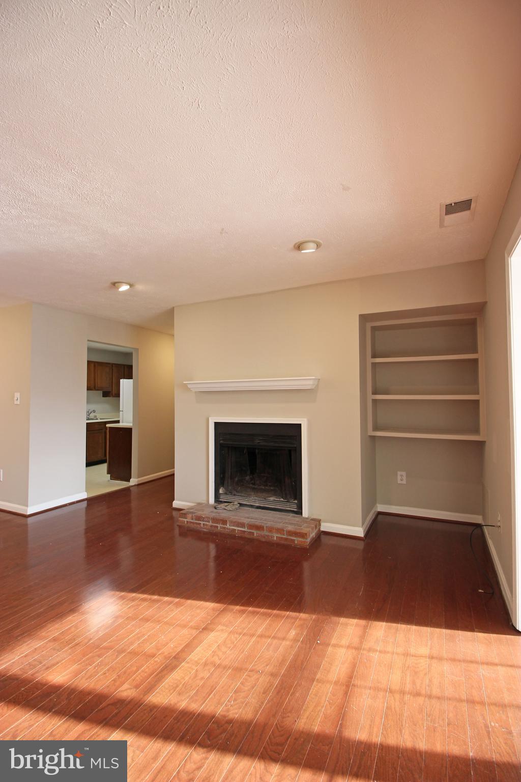 10182 Oakton Terrace Road Oakton, VA 22124 - Photo 6 of 23