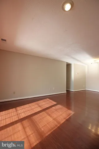 $1,900 | 10182 Oakton Terrace Road, Oakton, VA 22124