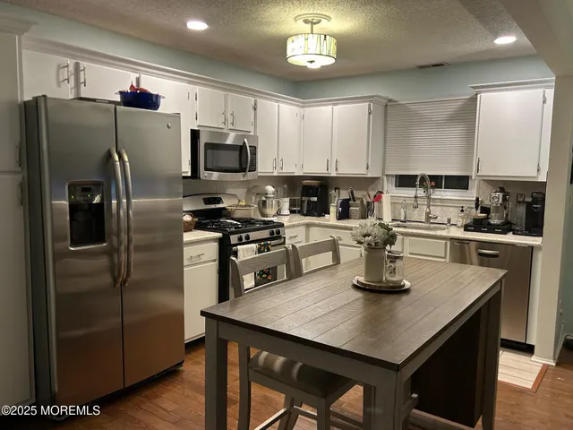 $2,800 | 182 Tulip Lane, Freehold, NJ 07728