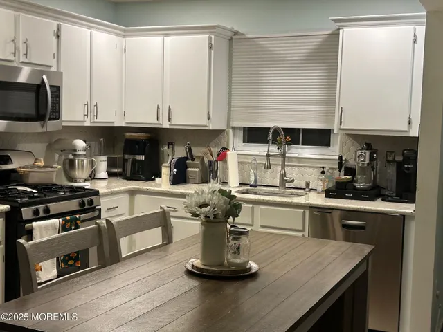 $2,800 | 182 Tulip Lane, Freehold, NJ 07728