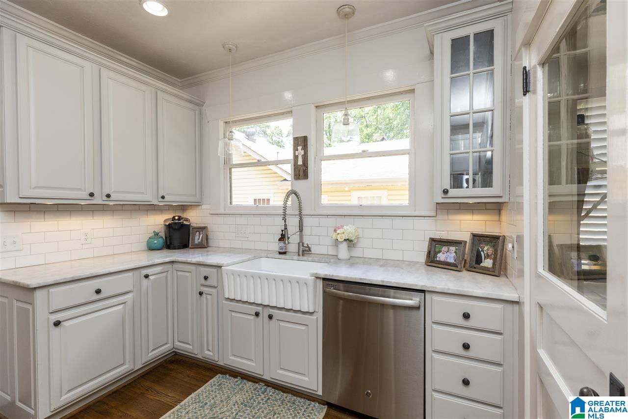 1005 Irving Road Birmingham, AL 35209 - Photo 4 of 44