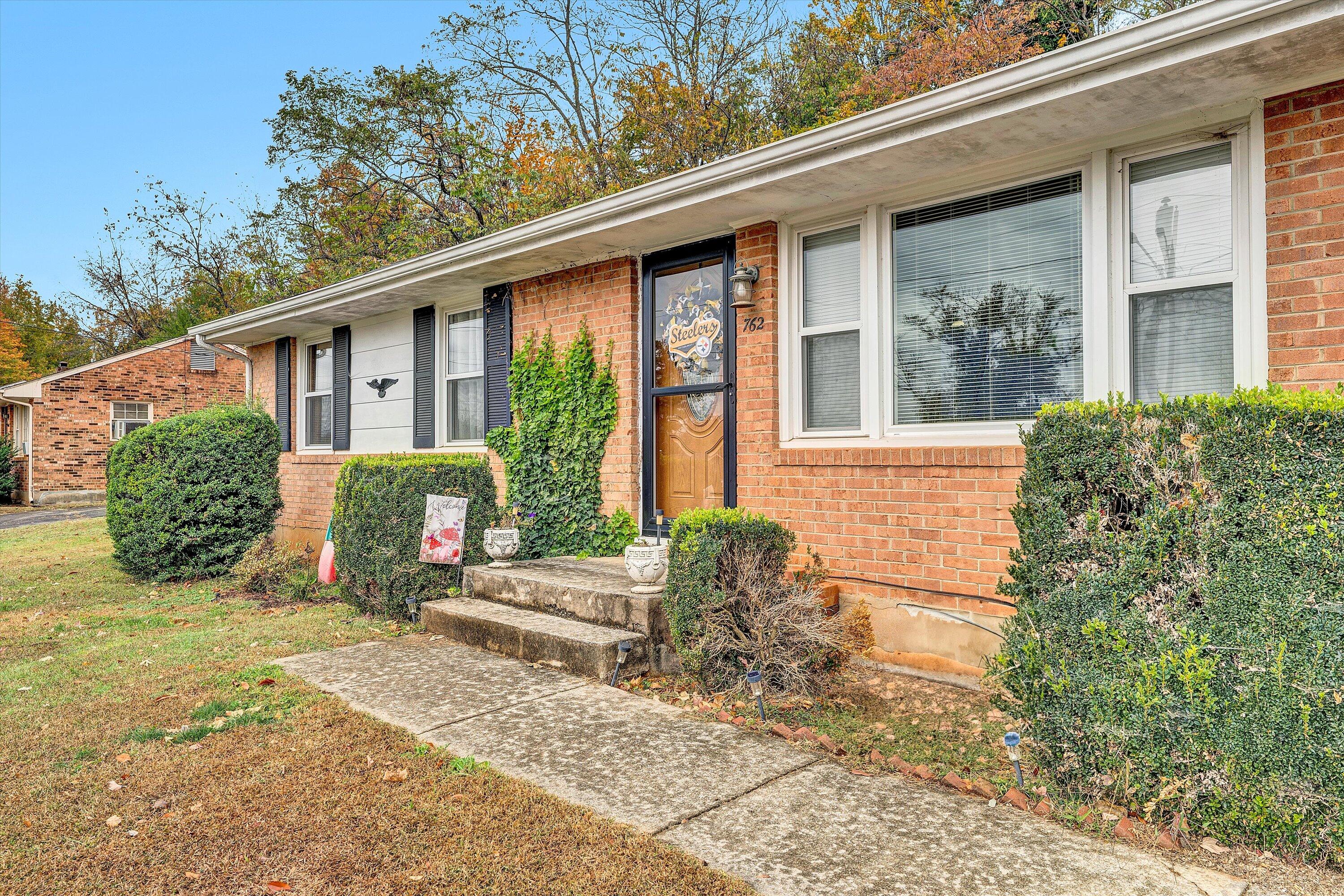 762 Kenyon Road Vinton, VA 24179 - Photo 5 of 34 05-SGP-06105