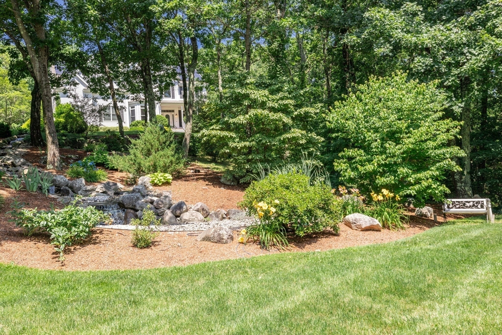 22 Rhodes Drive Wrentham, MA 02093 - Photo 4 of 42