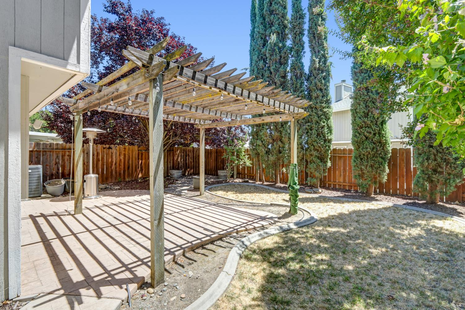 6932 Springmont Drive Elk Grove, CA 95758 - Photo 38 of 47