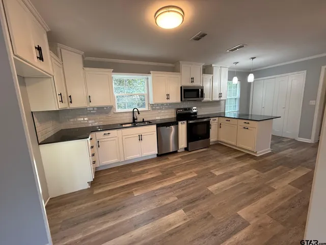 $249,700 | 3248 Highway 79, Henderson, TX 75652