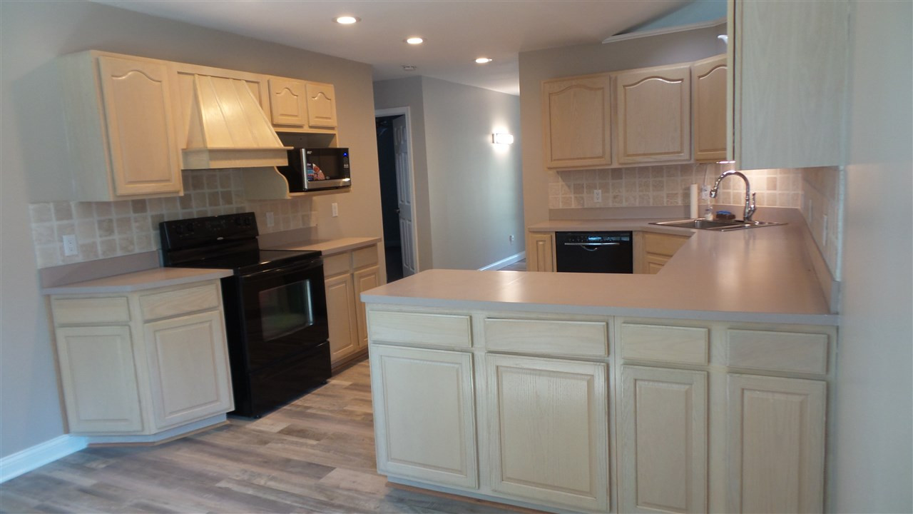 2305 Ridgeway Road Jackson, MI 49203 - Photo 8 of 49 Photo 8