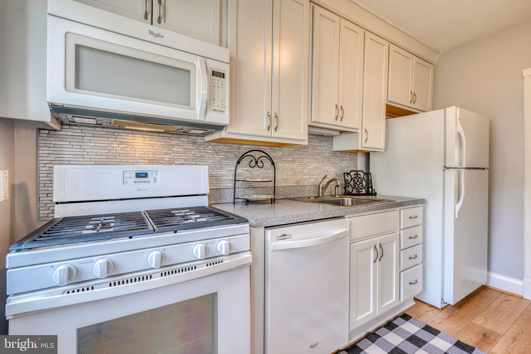 217 Dumbarton Road Baltimore, MD 21212 - Photo 9 of 33 Another view - kitchen