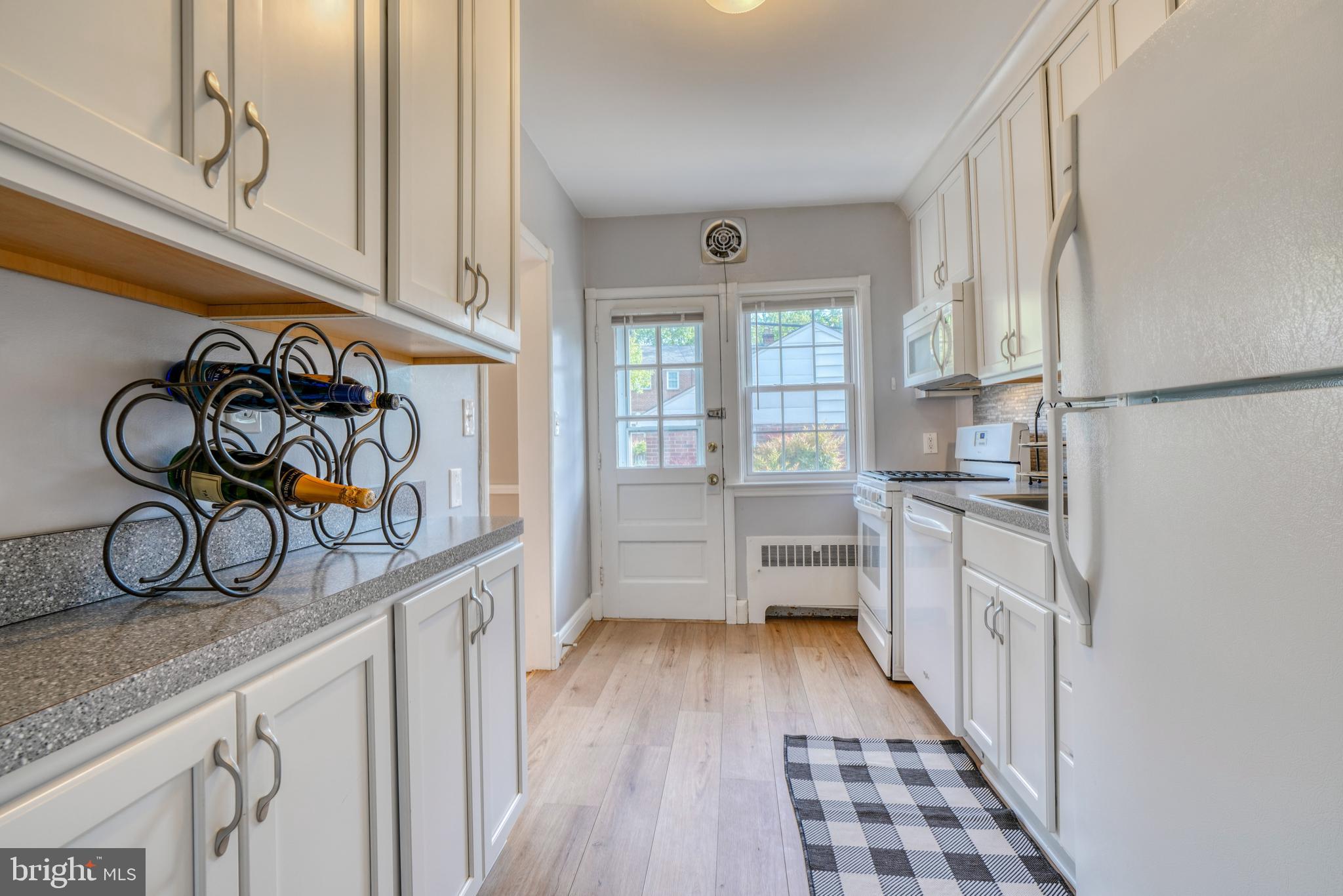 217 Dumbarton Road Baltimore, MD 21212 - Photo 10 of 33 Kitchen opens to patio!