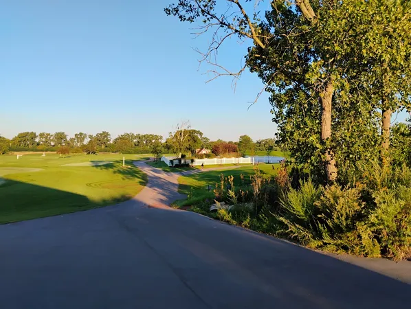 $179,000 | 12248 Fairway Circle, Unit B, Blue Island, IL 60406