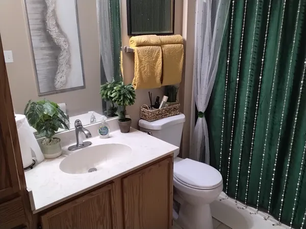 $179,000 | 12248 Fairway Circle, Unit B, Blue Island, IL 60406