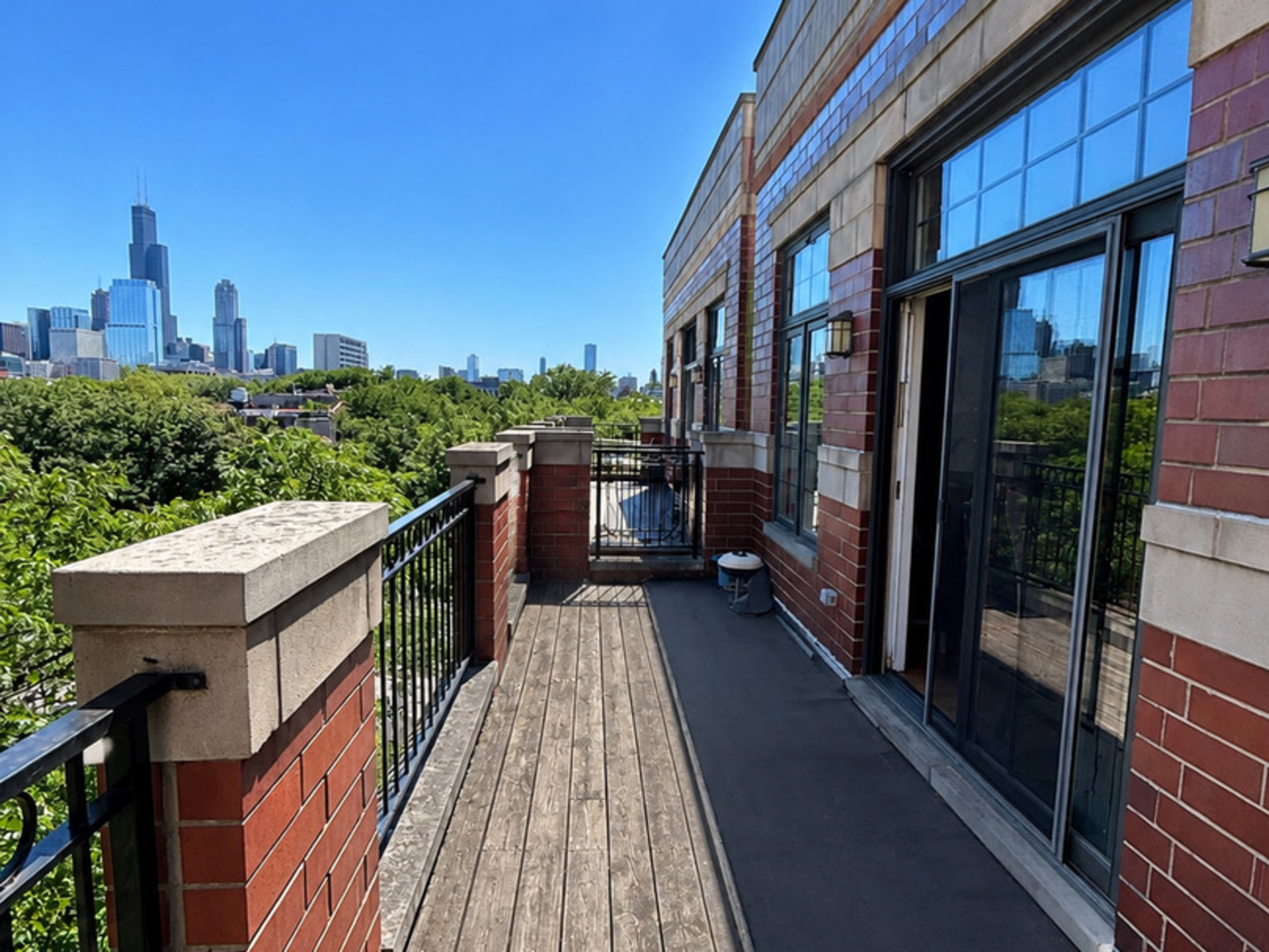 1137 West Taylor Street, Unit 4 Chicago, IL 60607 - Photo 3 of 17