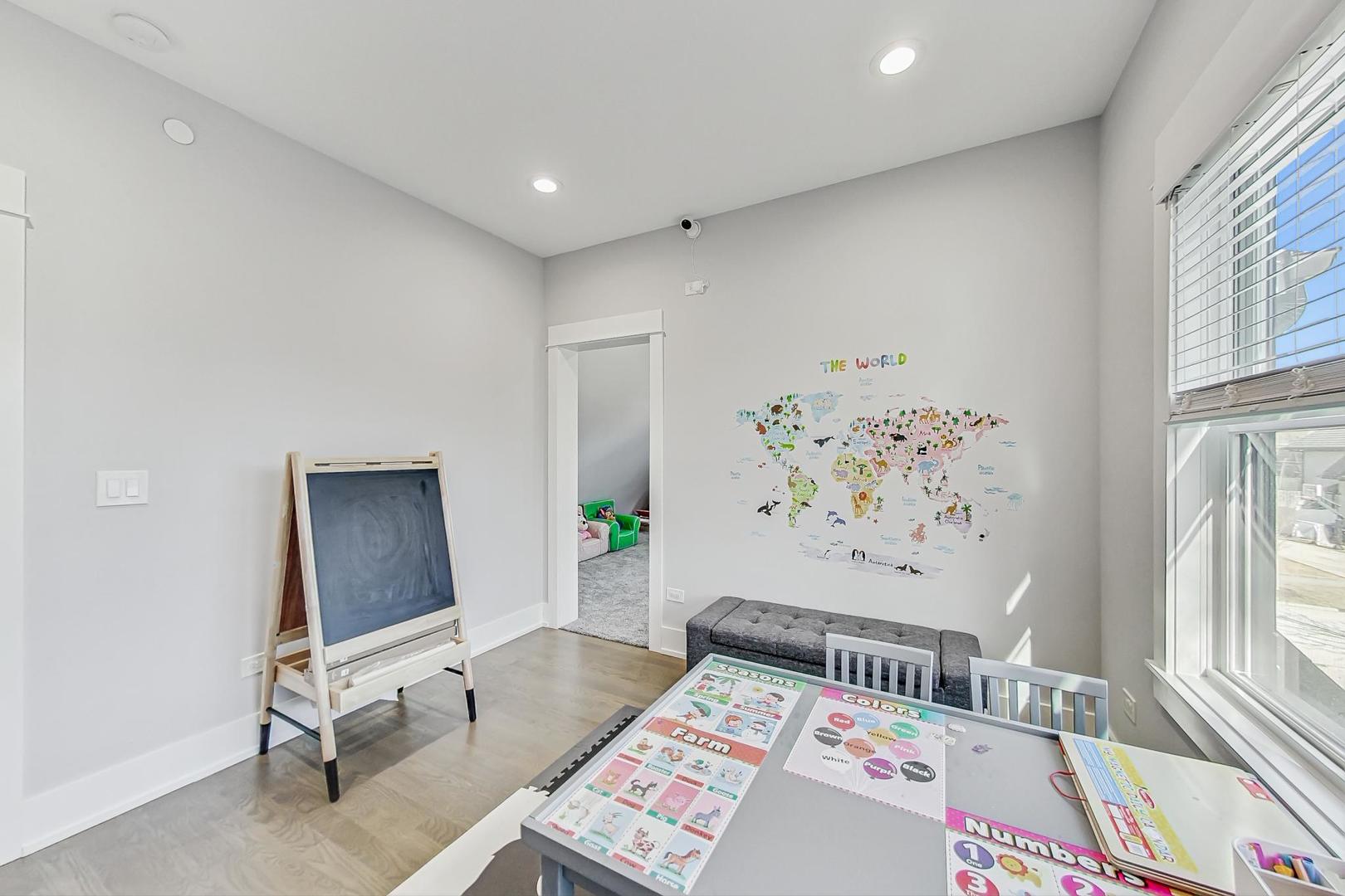 2425 Illinois Road Northbrook, IL 60062 - Photo 35 of 59