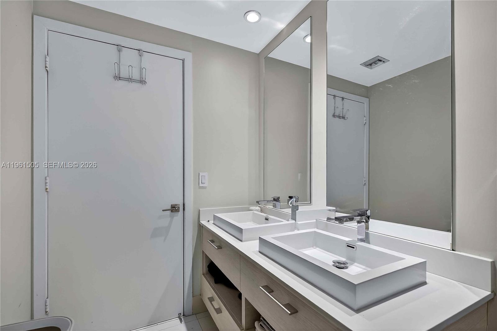 45 Southwest 9th Street, Unit 3807 Miami, FL 33130 - Photo 12 of 55