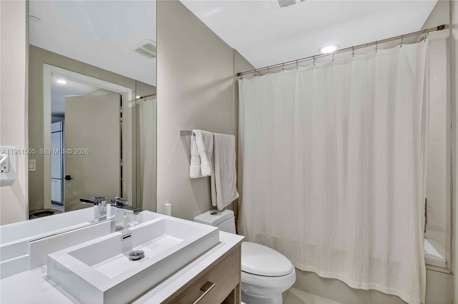 45 Southwest 9th Street, Unit 3807 Miami, FL 33130 - Photo 13 of 55