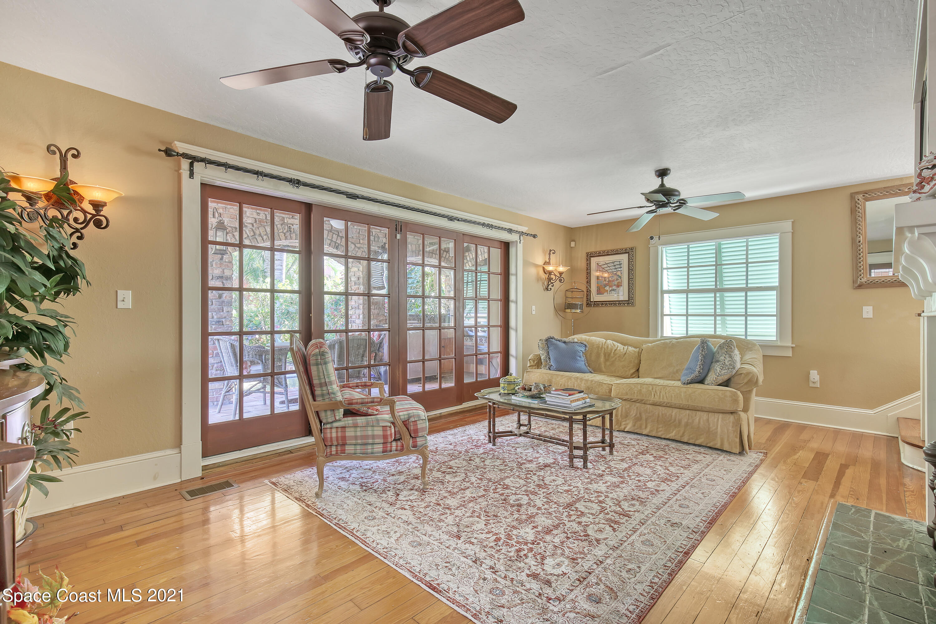 113 Riverside Drive Cocoa, FL 32922 - Photo 8 of 59 Living Room
