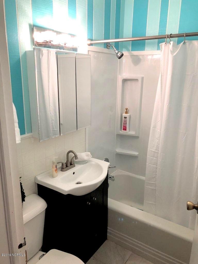 3200 Oaks Road New Bern, NC 28560 - Photo 23 of 38 Bath