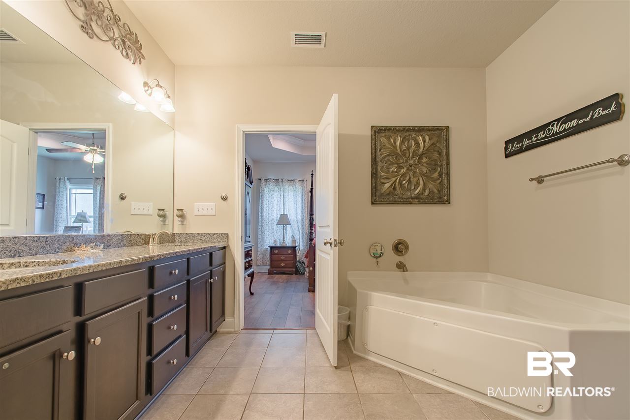 11920 Alabaster Drive Daphne, AL 36526 - Photo 24 of 38 Garden Tub