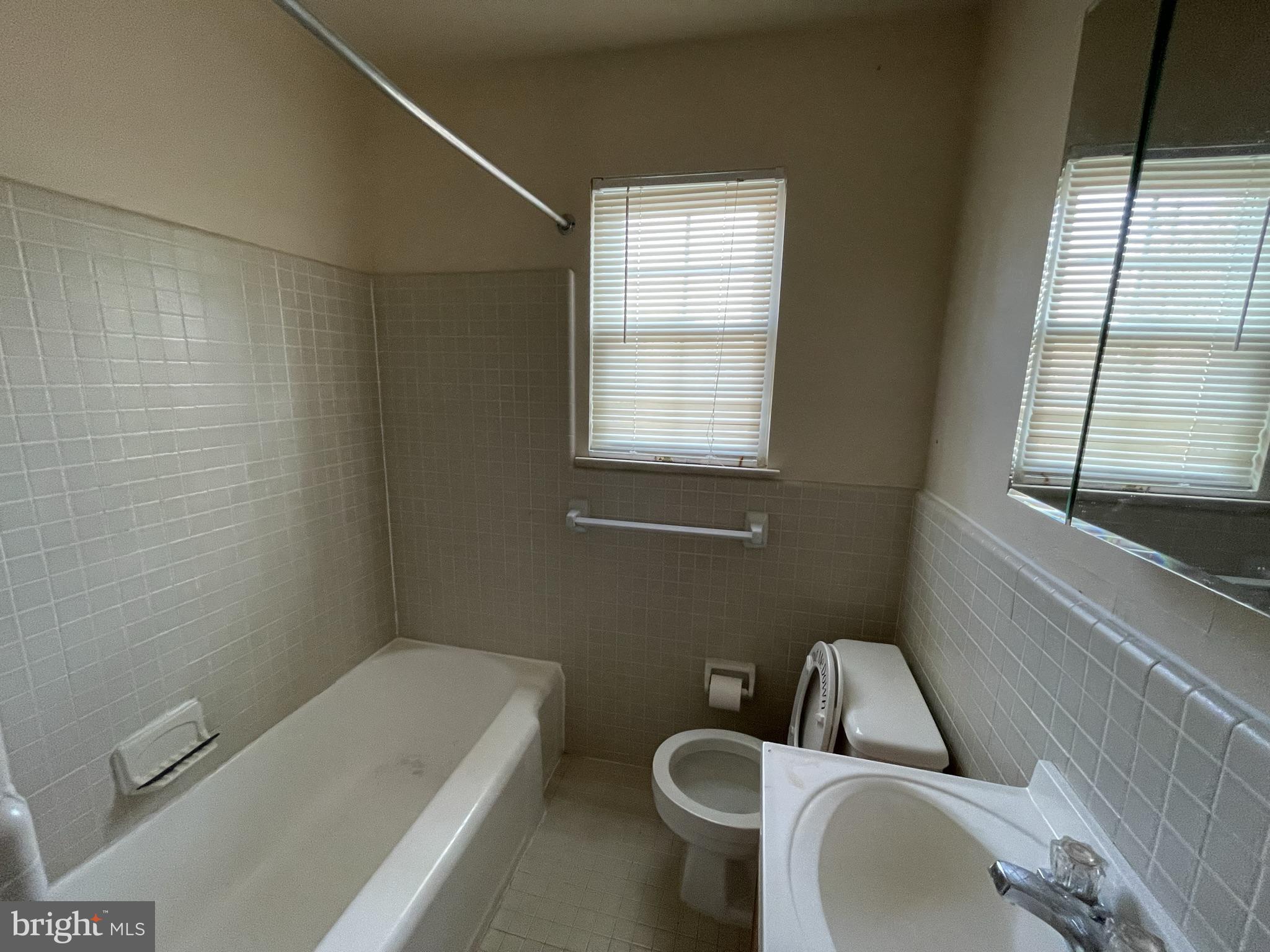 100 Park Boulevard, Unit 44D Cherry Hill, NJ 08034 - Photo 6 of 8 a bathroom with a sink and bathtub