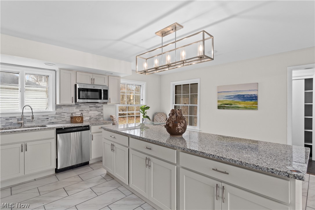 12854 Cedar Road Cleveland, OH 44118 - Photo 5 of 30 Gallery Image 5