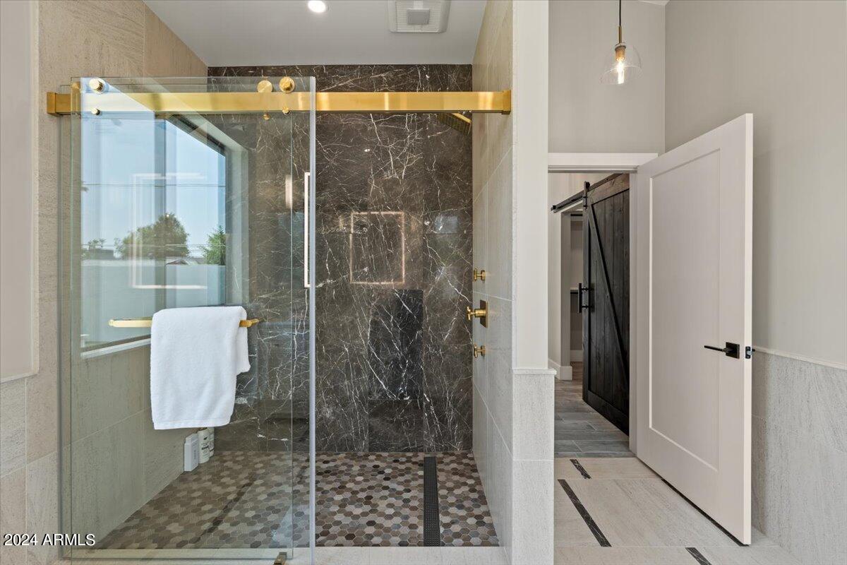 4137 East Earll Drive Phoenix, AZ 85018 - Photo 33 of 54 46-Primary Bathroom