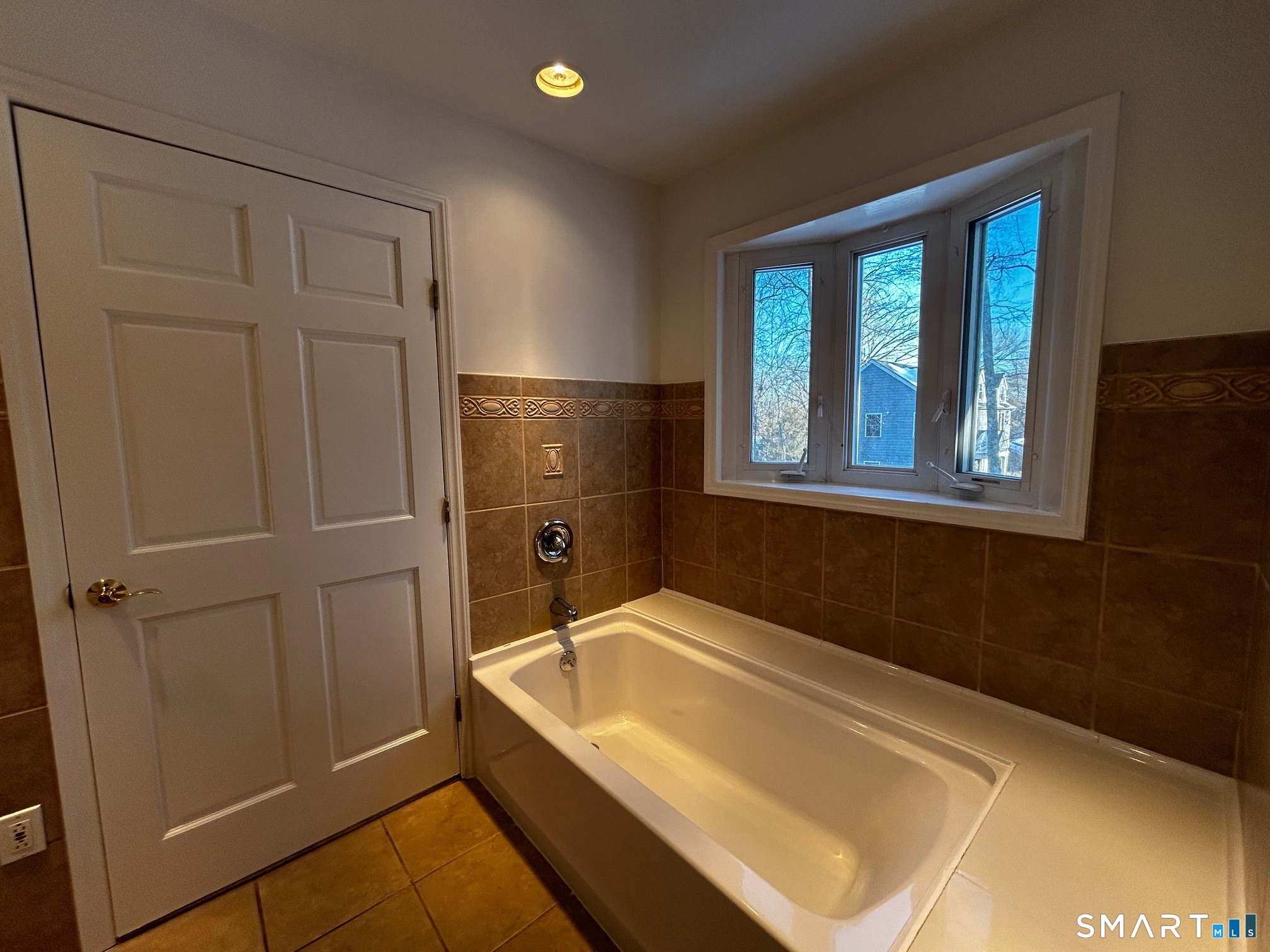 97 Godfrey Road Fairfield, CT 06825 - Photo 13 of 26