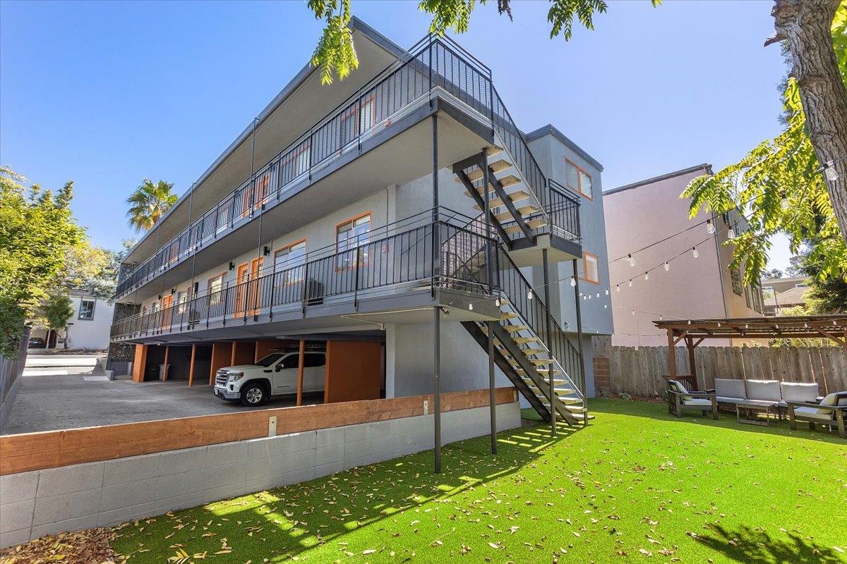 1610 Milvia Street Berkeley, CA 94709 - Photo 18 of 24 a view of a house with a yard