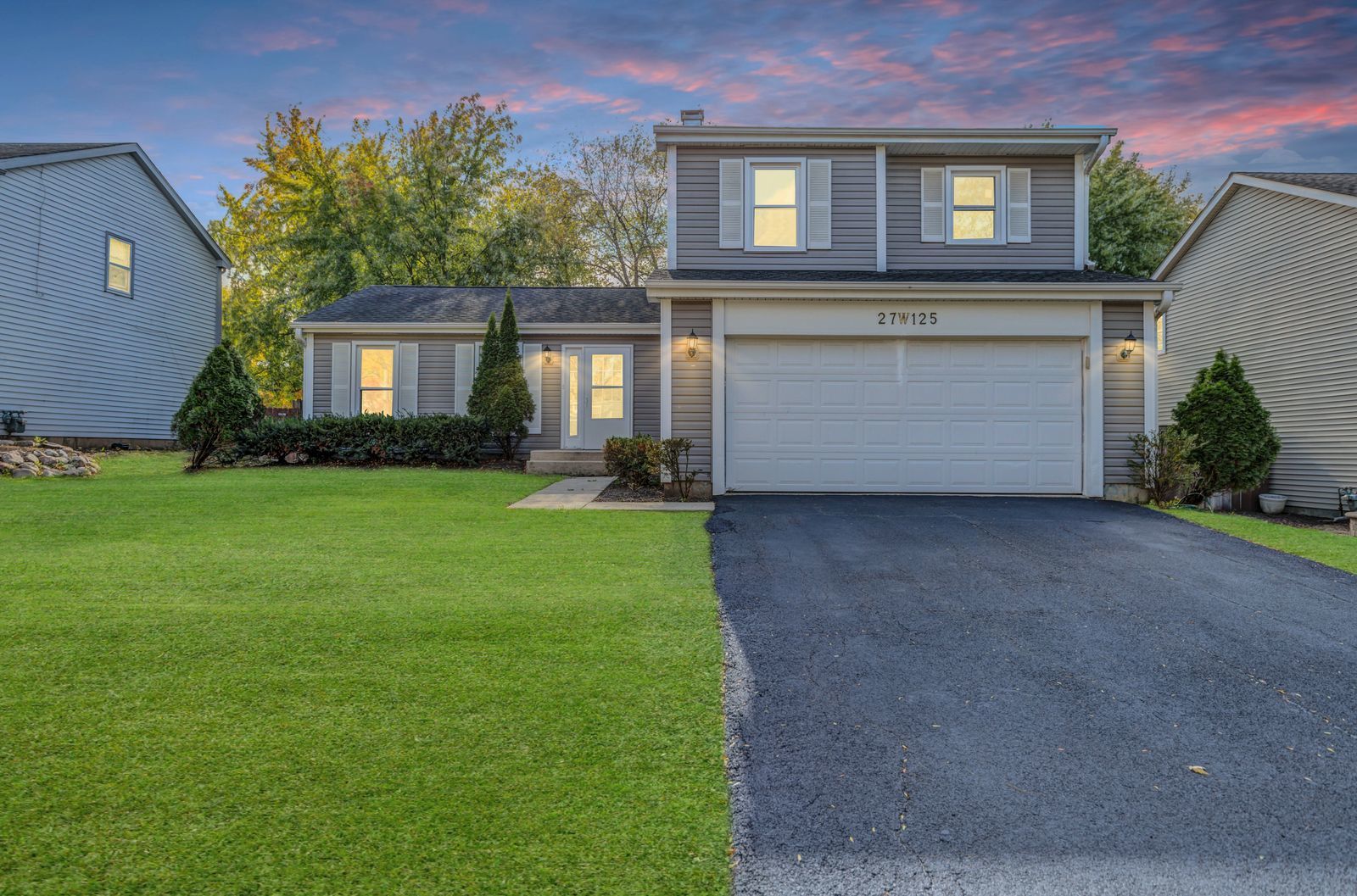 27W125 Chestnut Lane Winfield, IL 60190 - Photo 1 of 33