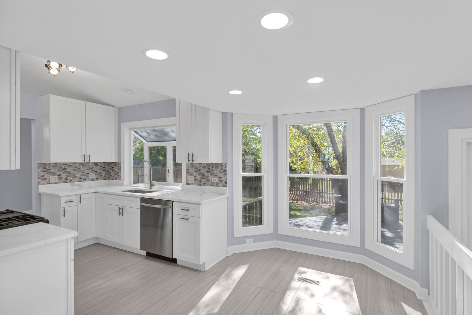 27W125 Chestnut Lane Winfield, IL 60190 - Photo 17 of 33