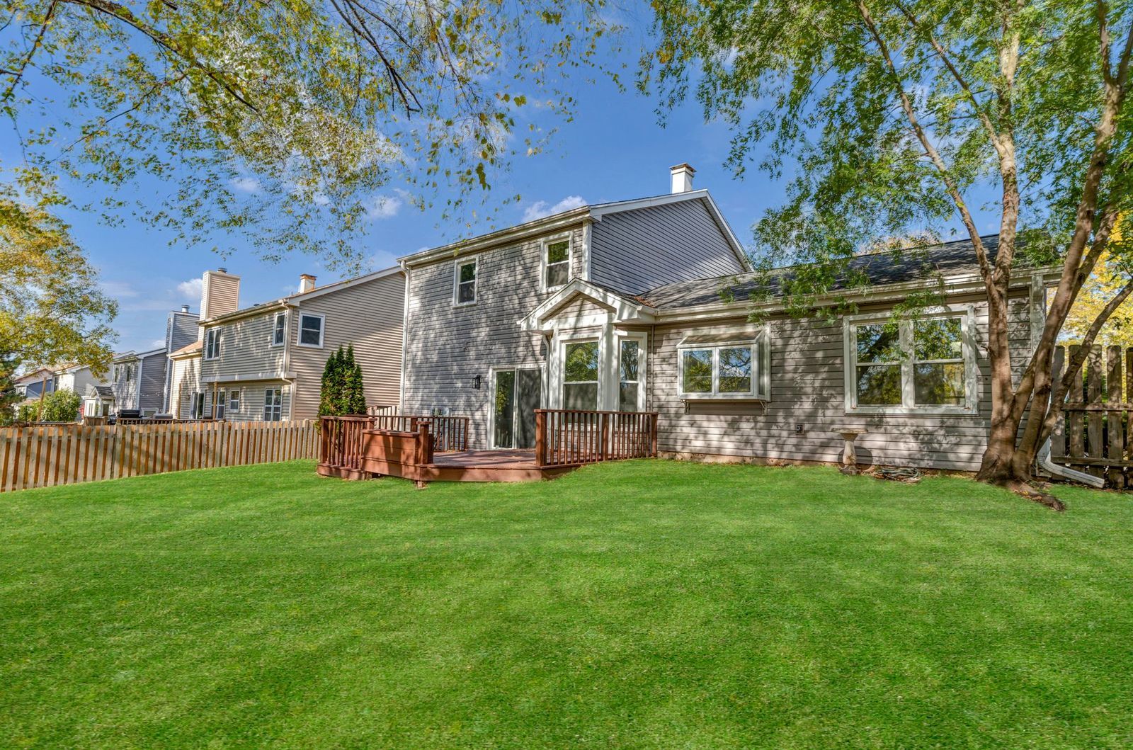 27W125 Chestnut Lane Winfield, IL 60190 - Photo 4 of 33