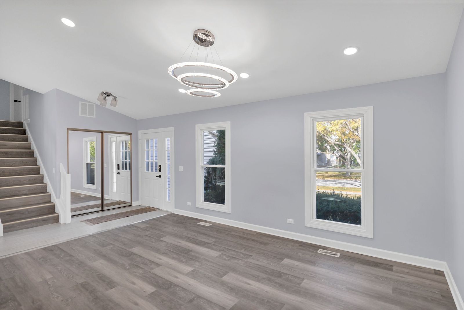 27W125 Chestnut Lane Winfield, IL 60190 - Photo 10 of 33