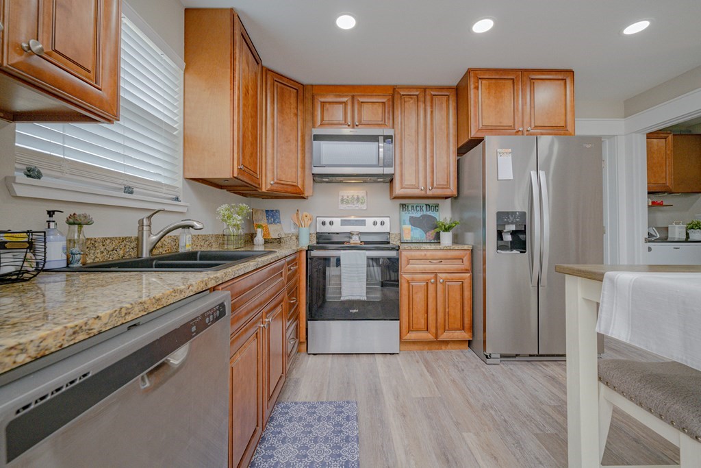 129 Palmetto Point Road Rockport, TX 78382 - Photo 10 of 40