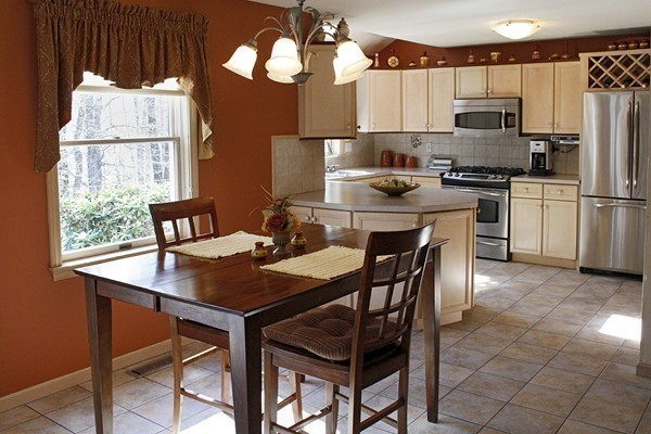 92 Apple Ridge Road West Springfield, MA 01089 - Photo 6 of 29 Gallery Image 6