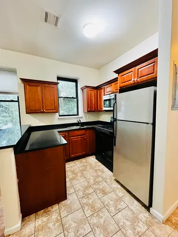 $2,000 | 37 East 14th Street, Bayonne, NJ 07002