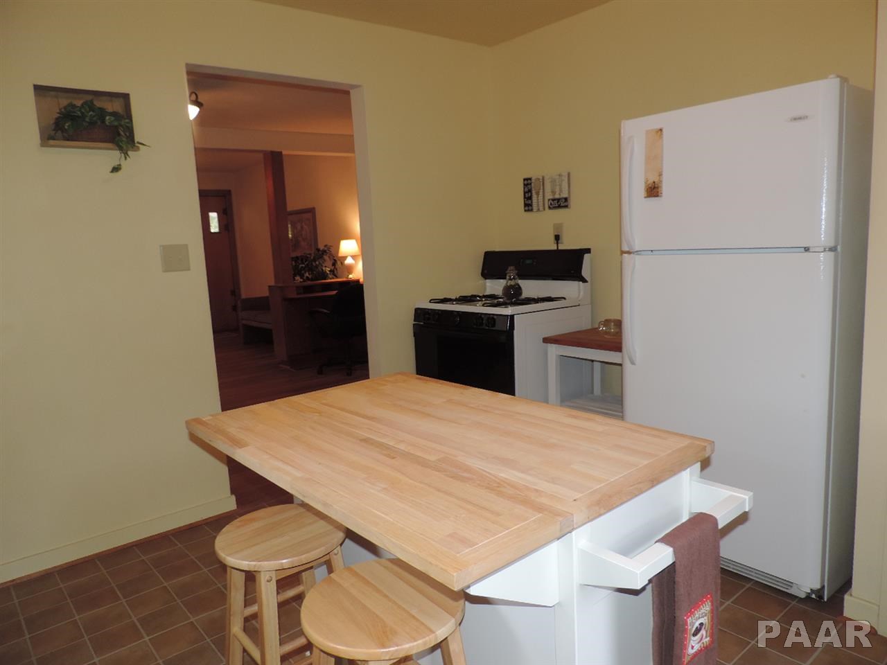 111 Perry Court Creve Coeur, IL 61610 - Photo 12 of 25 Gallery Image 12