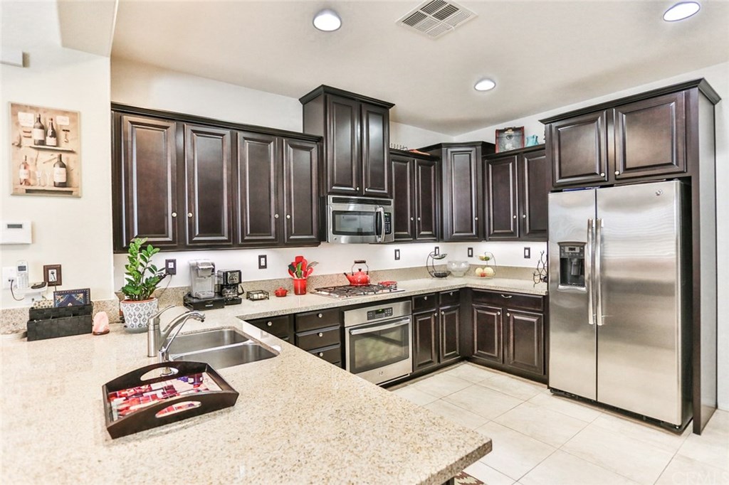 8047 Cresta Bella Road Rancho Cucamonga, CA 91730 - Photo 9 of 36