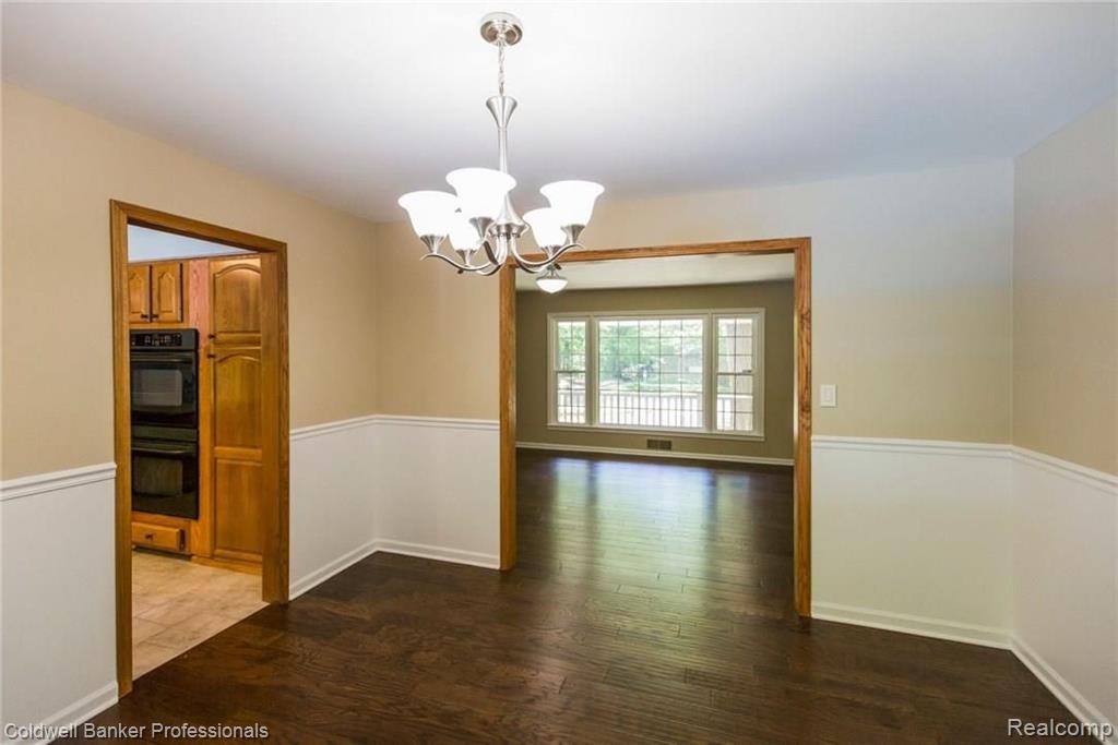29075 Summerwood Road Farmington, MI 48334 - Photo 13 of 41
