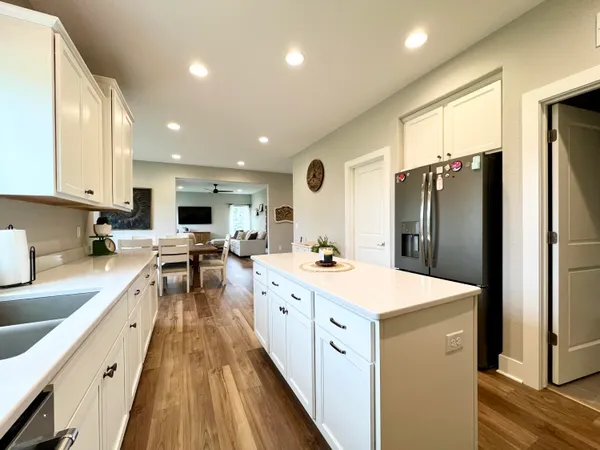 $525,000 | 1260 Chippewa Drive, Hartford, WI 53027