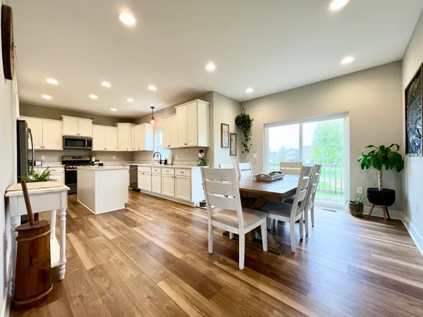 $525,000 | 1260 Chippewa Drive, Hartford, WI 53027