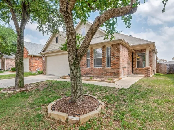$2,425 | 11728 Netleaf Lane, Fort Worth, TX 76244