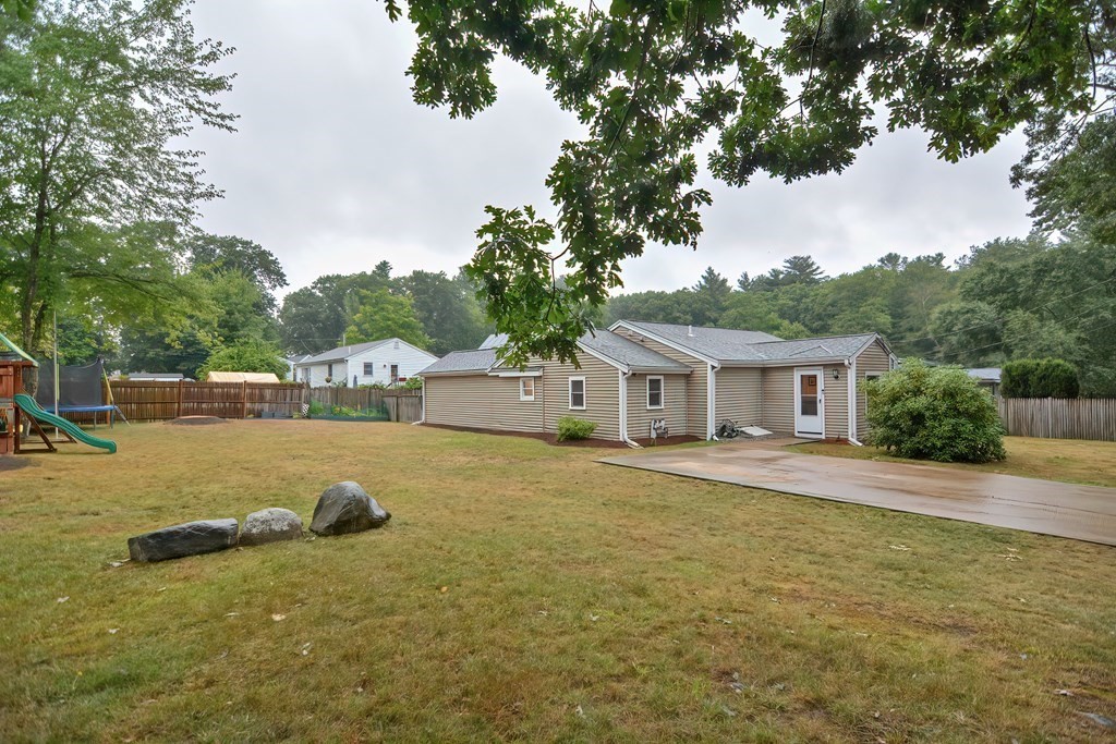 14 Laurel Road Norton, MA 02766 - Photo 5 of 15 Gallery Image 5