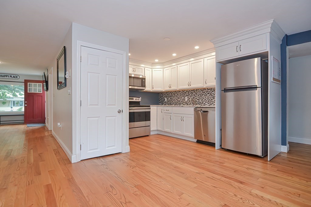 14 Laurel Road Norton, MA 02766 - Photo 9 of 15 Gallery Image 9