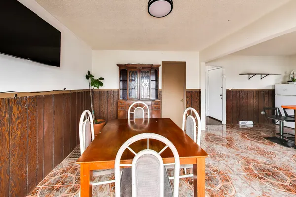$300,000 | 8022 South Albany Avenue, Chicago, IL 60652