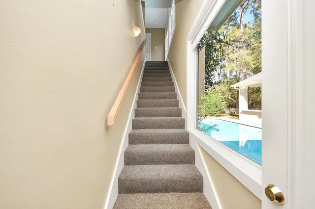 $1,390,000 | 169 Grogans Point Road, The Woodlands, TX 77380