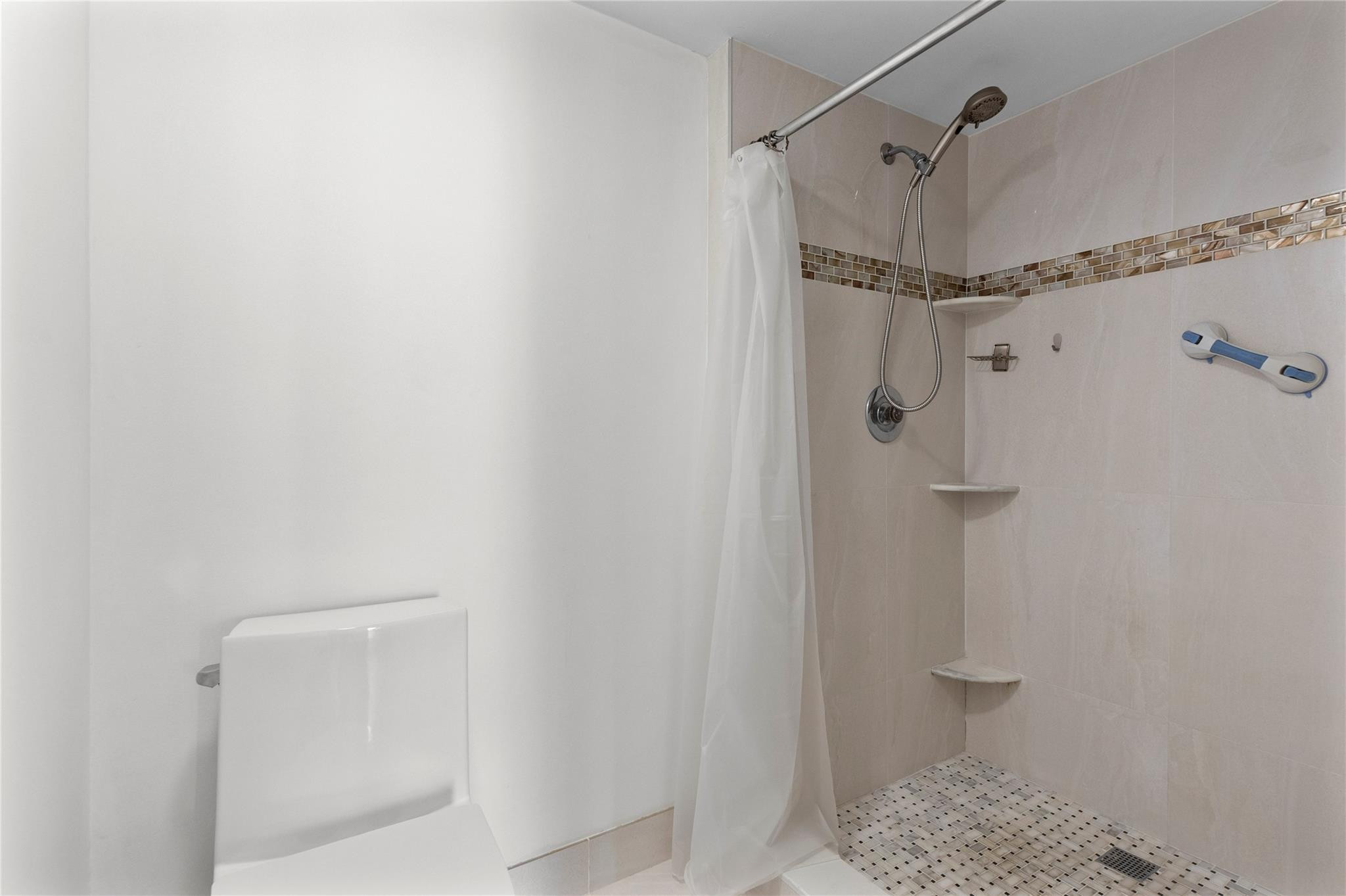 6217 Balboa Circle, Unit 304 Boca Raton, FL 33433 - Photo 15 of 27 Photo 15