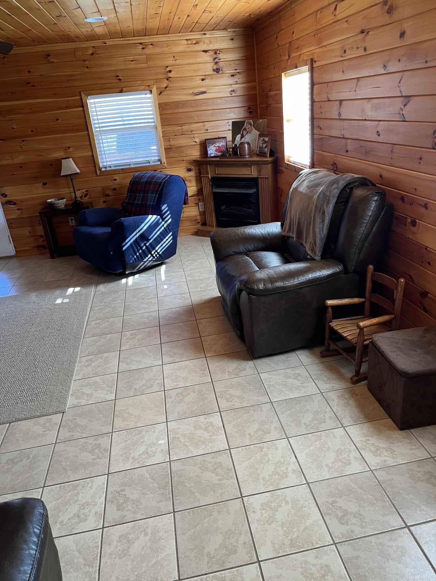 1518 Chinquapin Grove Road Bluff City, TN 37618 - Photo 7 of 16 IMG_2798